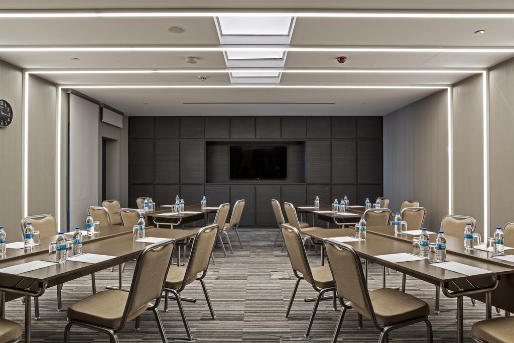 Wish More Hotel Istanbul Exterior photo Meeting room