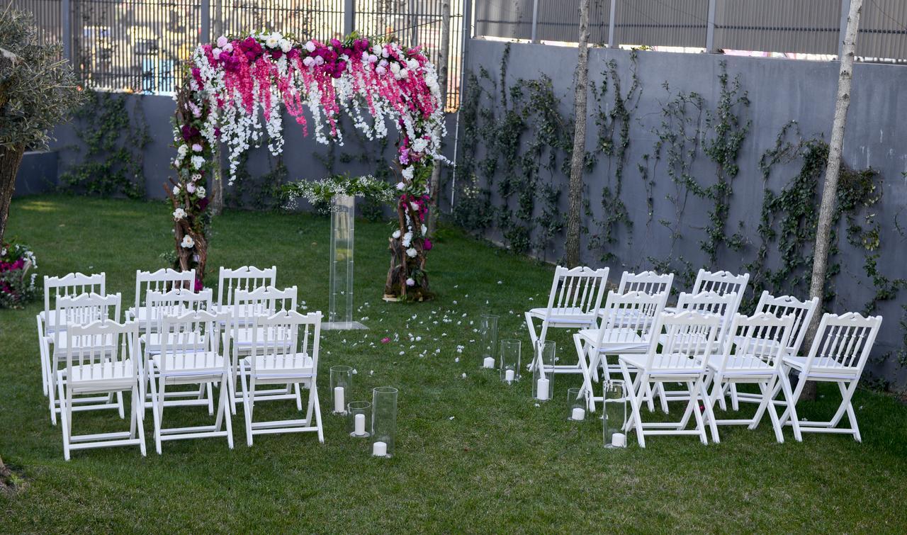 Wish More Hotel Istanbul Exterior photo A wedding ceremony in the garden of the hotel